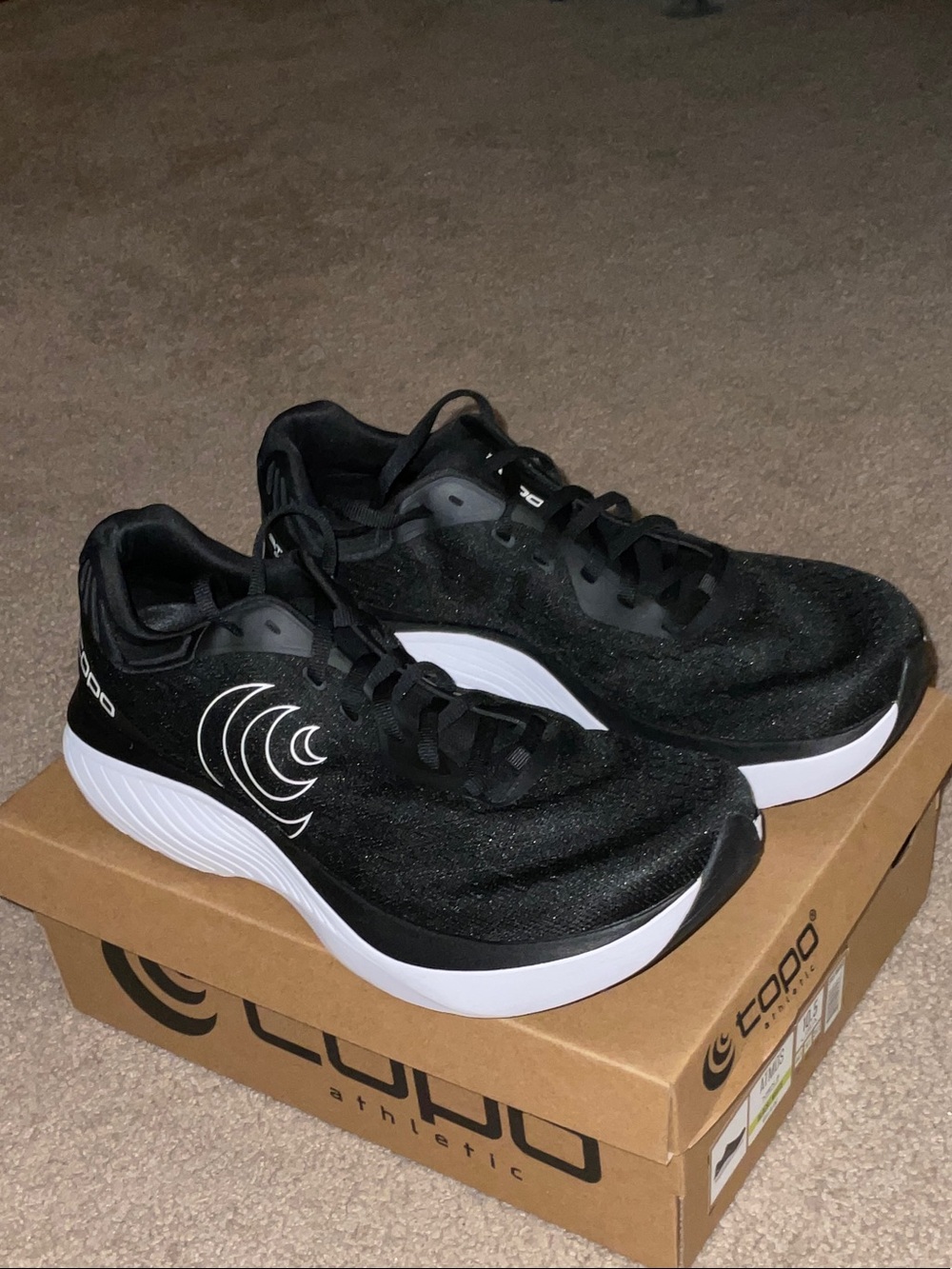 Men’s Topo Atmos size 10.5